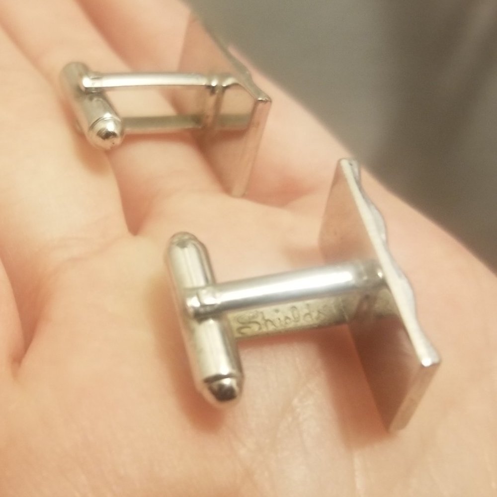 Sophisticated yet blingy vtg silvertone Shields mens cuff links - Picture 4 of 6